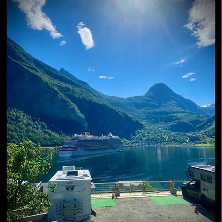 Solhaug Fjordcamping Geiranger Exterior photo